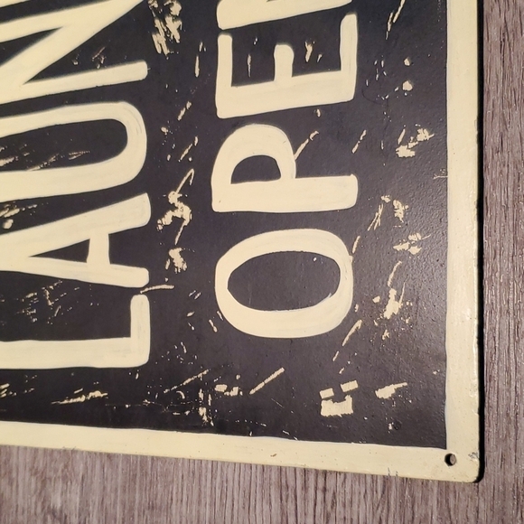 🥏 LAUNDROMAT OPEN SIGN - Picture 2 of 6